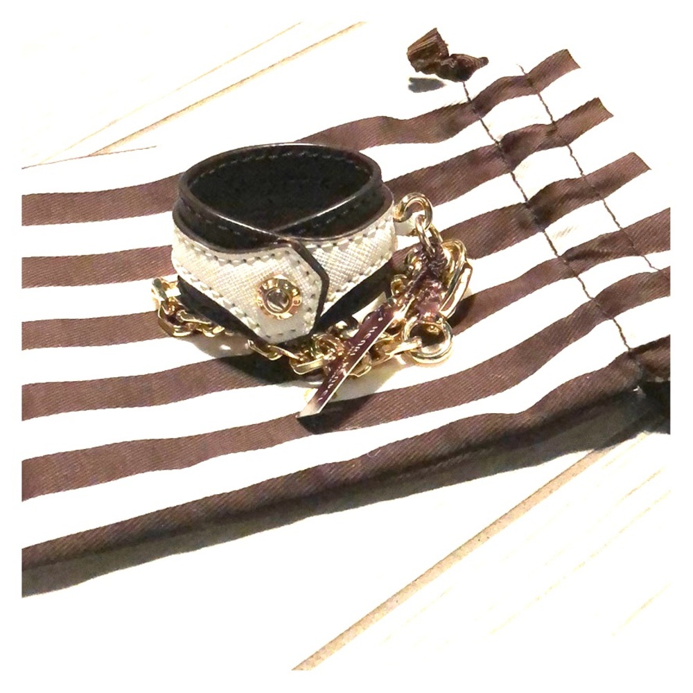 BNWT HENRI BENDEL Glove & Scarf Holder